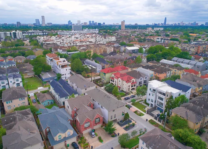 3Br 3Ba Upscale Luxury Home In The Heights