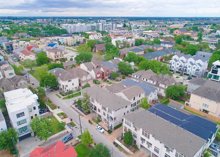 3Br 3Ba Upscale Luxury Home In The Heights